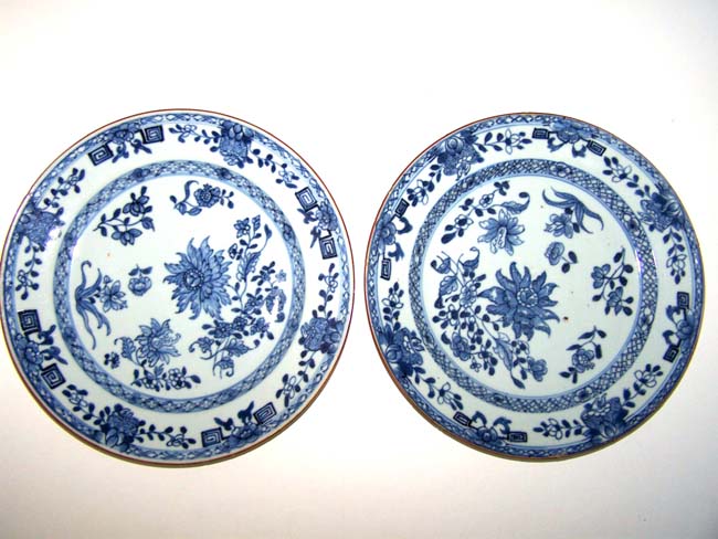 A Pair of 18th century Chinese Export Porcelain Dinner Plates circa 1760